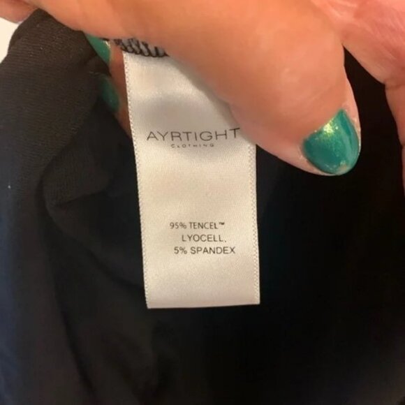 Ayrtight black v-neck oversized tunic size xs - Picture 9 of 9